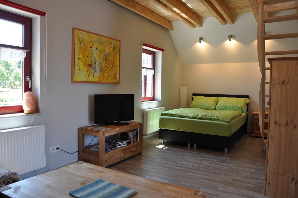Cafe Landart Im Thueringer Finistere Apartment Plaue  Ruang foto