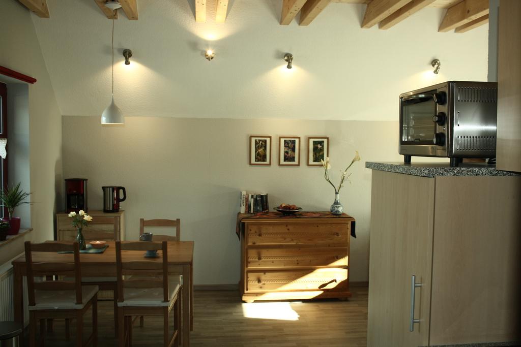 Cafe Landart Im Thueringer Finistere Apartment Plaue  Ruang foto